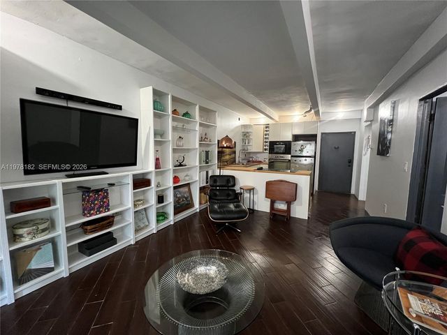 9520 SW 8th St 119, Miami, FL 33174