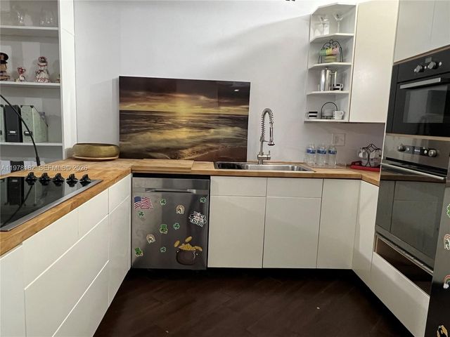 9520 SW 8th St 119, Miami, FL 33174