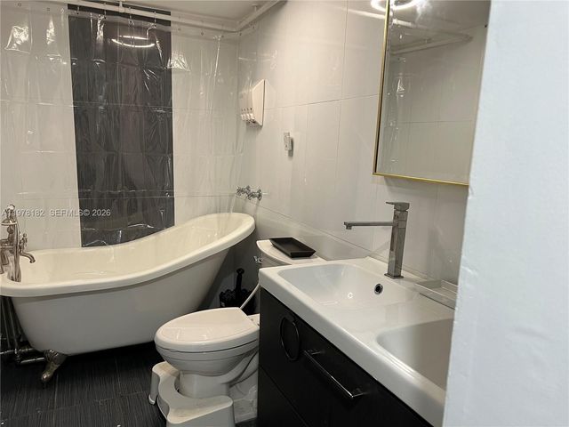 9520 SW 8th St 119, Miami, FL 33174