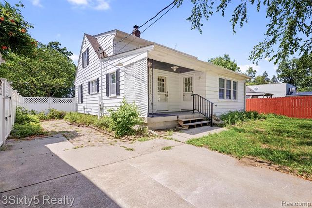 13599 S Huron River Drive, Romulus, MI 48174