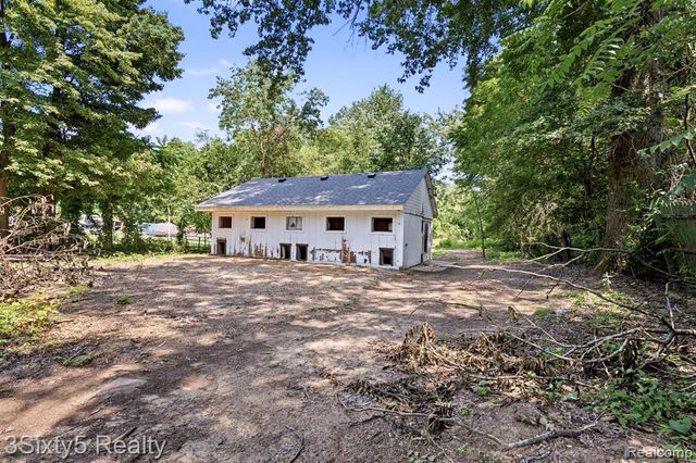 13599 S Huron River Drive, Romulus, MI 48174