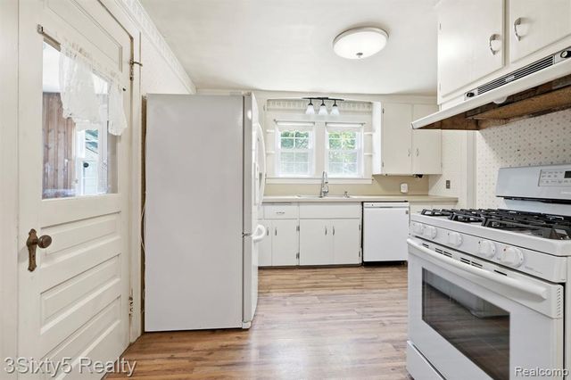 13599 S Huron River Drive, Romulus, MI 48174