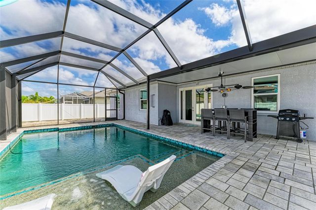 6422 2ND STREET E, Bradenton, FL 34203