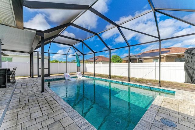 6422 2ND STREET E, Bradenton, FL 34203