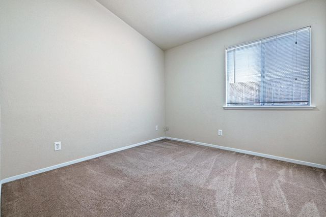 5634 W Donner Avenue, Fresno, CA 93722