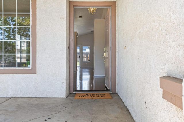 5634 W Donner Avenue, Fresno, CA 93722