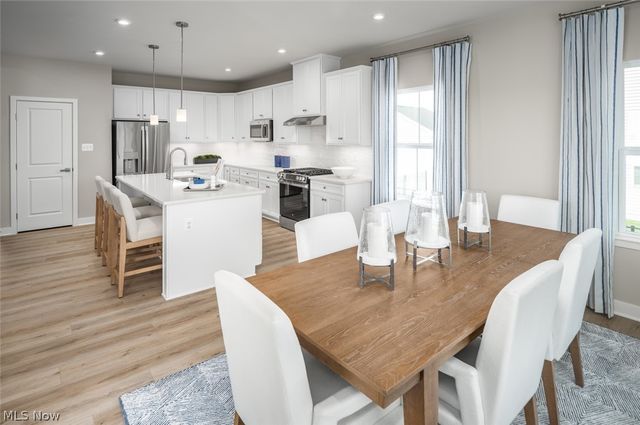 6277 Cable Bridge Circle NW, Lehigh Twp, OH 44720