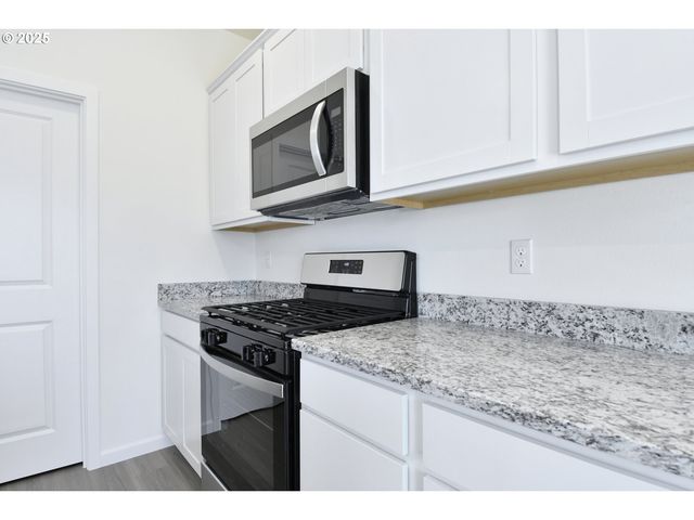 3990 Sw DUNIWAY Ln, Gresham, OR 97080