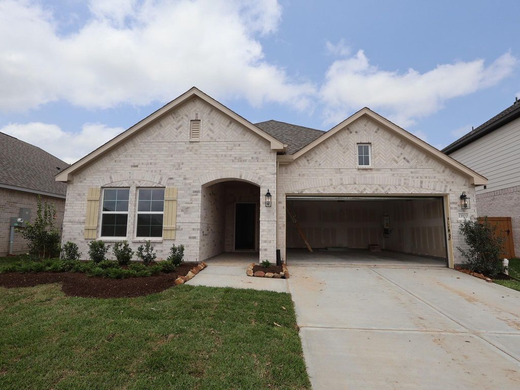 13922 Baikal Manor Drive, Santa Fe, TX 77510