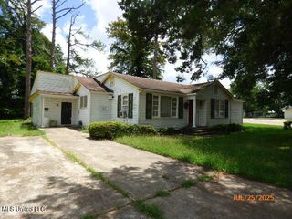 206 Pine Street, Vidalia, LA 71373