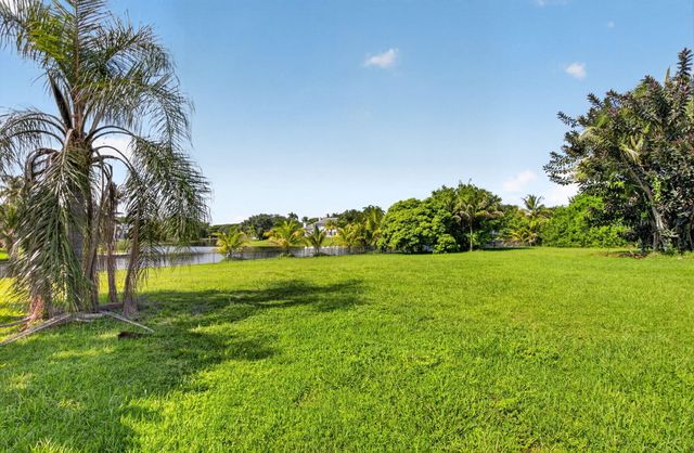 10792 El Caballo Court, Delray Beach, FL 33446
