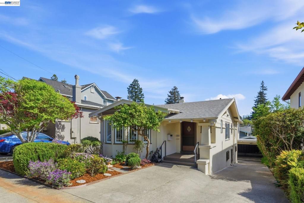 Image 1 of property listing at 1130 Ranleigh Way, Piedmont, CA 94610