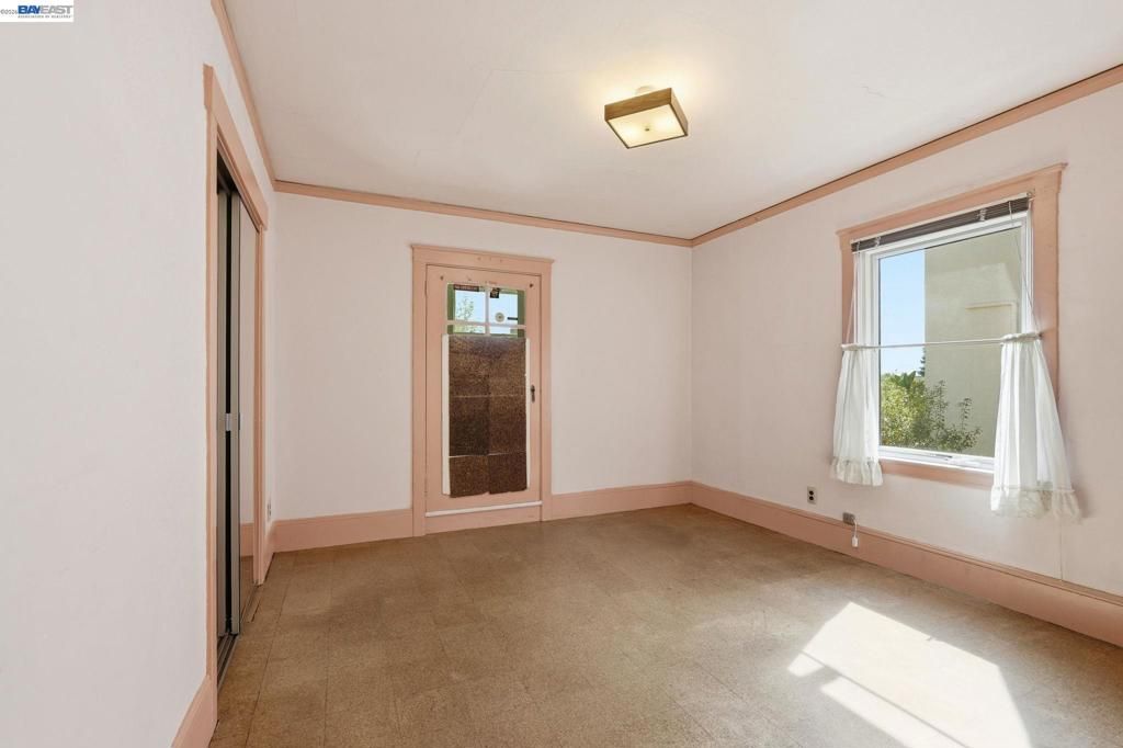 Image 13 of property listing at 1130 Ranleigh Way, Piedmont, CA 94610