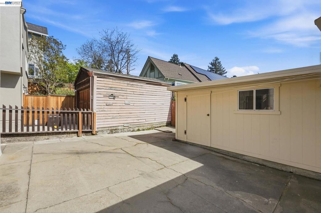 Image 23 of property listing at 1130 Ranleigh Way, Piedmont, CA 94610