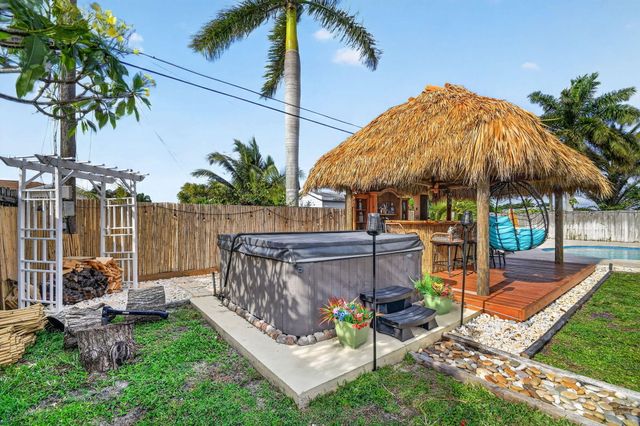 2607 W End Road, West Palm Beach, FL 33406