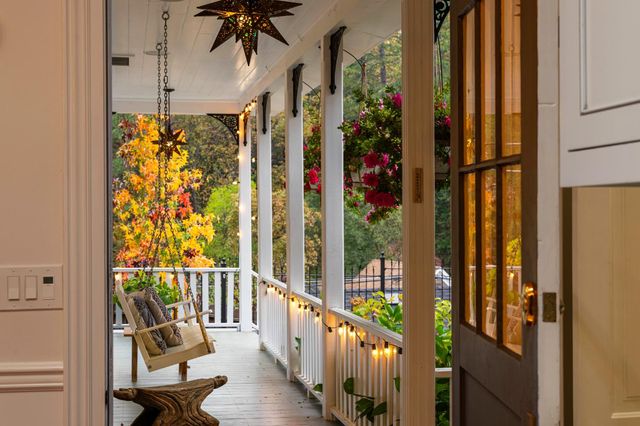 990 Thompson Way, Placerville, CA 95667