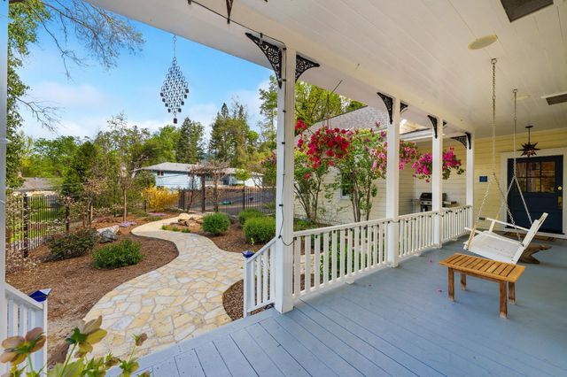 990 Thompson Way, Placerville, CA 95667