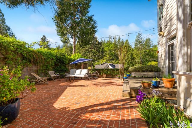 990 Thompson Way, Placerville, CA 95667