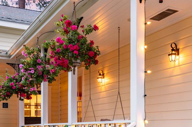 990 Thompson Way, Placerville, CA 95667