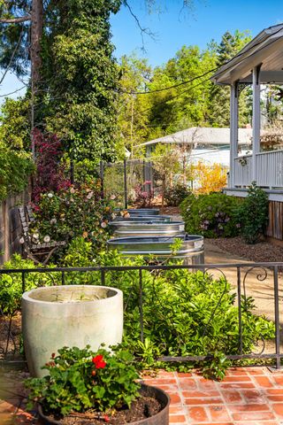 990 Thompson Way, Placerville, CA 95667