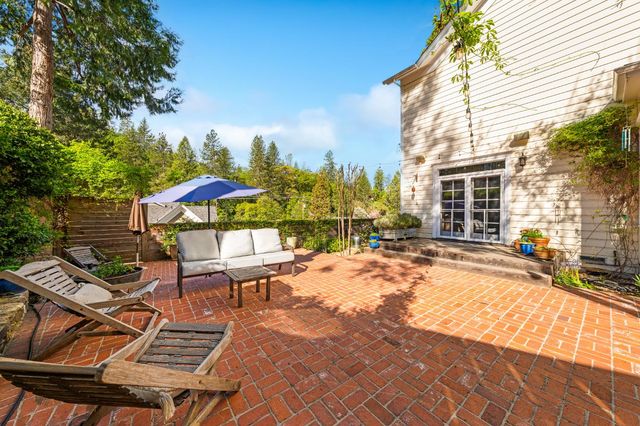 990 Thompson Way, Placerville, CA 95667