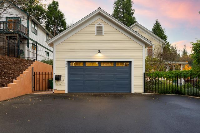 990 Thompson Way, Placerville, CA 95667