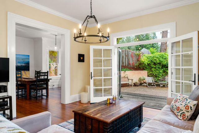 990 Thompson Way, Placerville, CA 95667