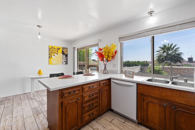 6201 Sylvania Way, El Paso, TX 79912