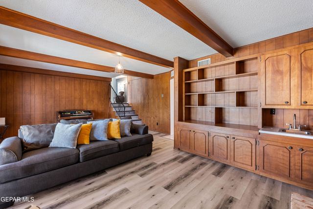 6201 Sylvania Way, El Paso, TX 79912