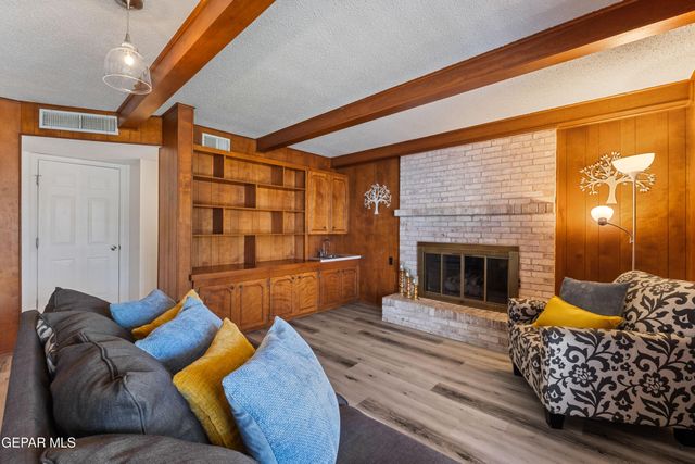 6201 Sylvania Way, El Paso, TX 79912