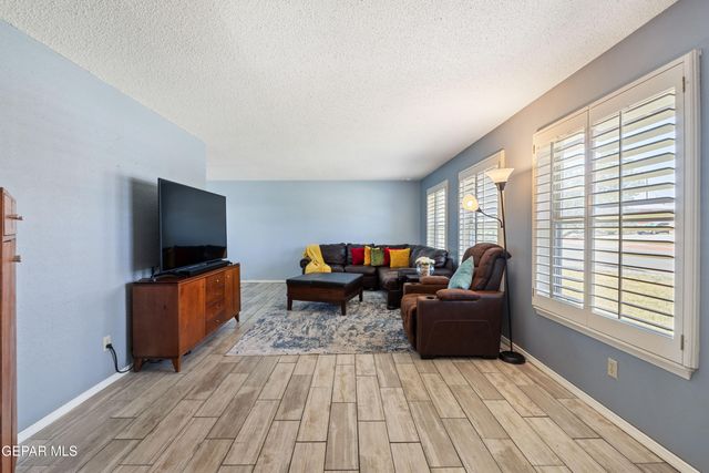 6201 Sylvania Way, El Paso, TX 79912