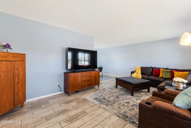 6201 Sylvania Way, El Paso, TX 79912