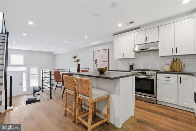218 FOUNTAIN ST, Philadelphia, PA 19128