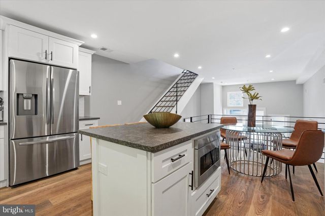 218 FOUNTAIN ST, Philadelphia, PA 19128