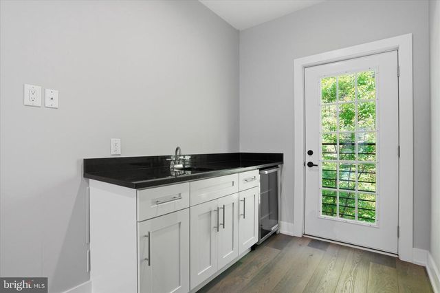 218 FOUNTAIN ST, Philadelphia, PA 19128