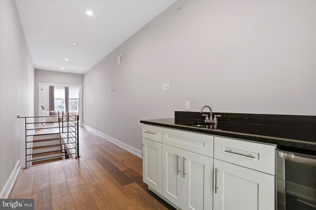 218 FOUNTAIN ST, Philadelphia, PA 19128