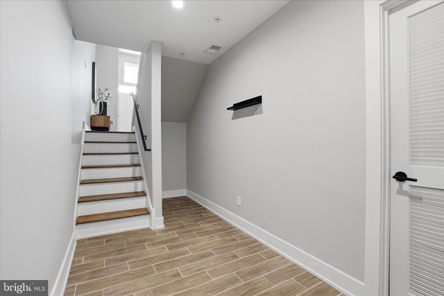 218 FOUNTAIN ST, Philadelphia, PA 19128