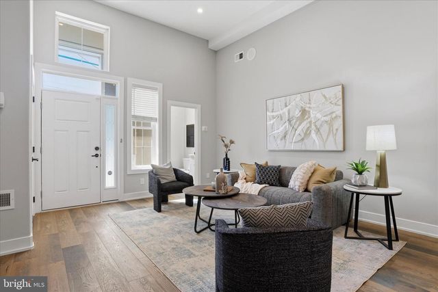 218 FOUNTAIN ST, Philadelphia, PA 19128