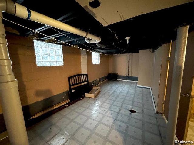 7534 Fisher Avenue, Warren, MI 48091