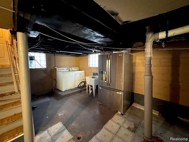 7534 Fisher Avenue, Warren, MI 48091