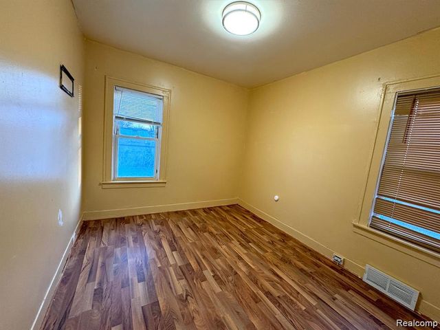 7534 Fisher Avenue, Warren, MI 48091