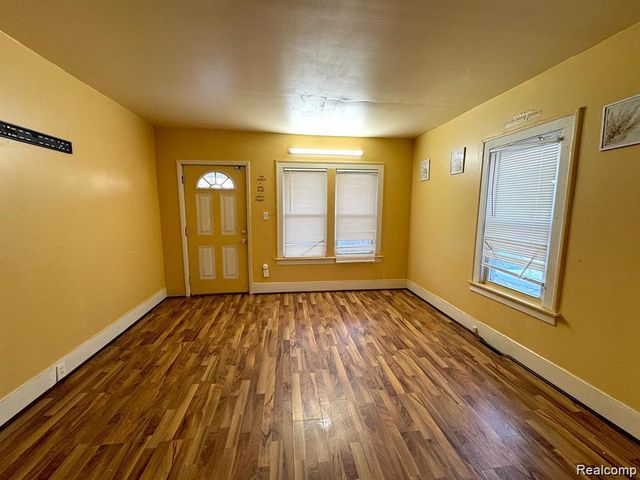 7534 Fisher Avenue, Warren, MI 48091