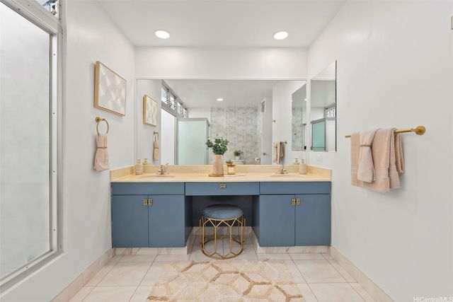 500 University Avenue PH6, Honolulu, HI 96826