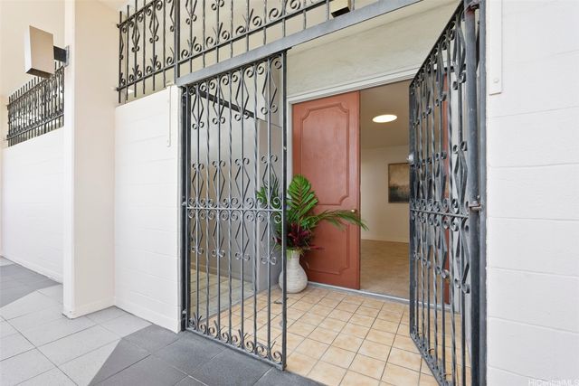 500 University Avenue PH6, Honolulu, HI 96826