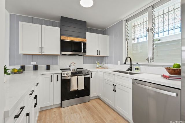 500 University Avenue PH6, Honolulu, HI 96826