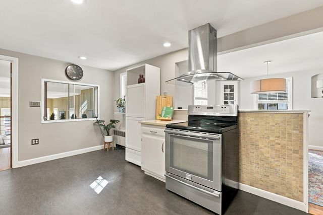 76 Curtis Street, Reading, MA 01867