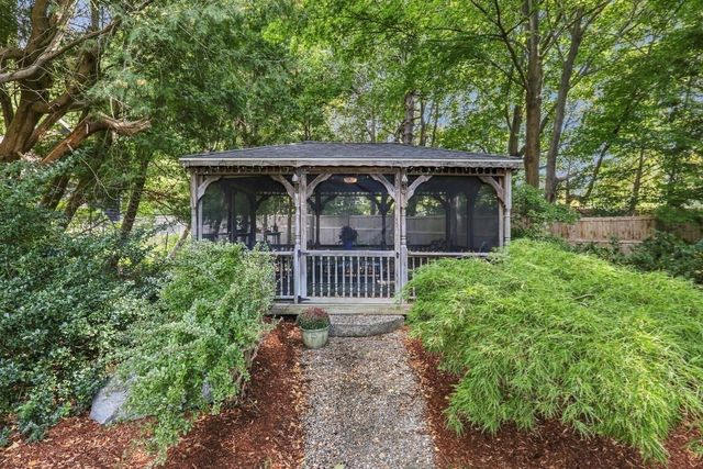 76 Curtis Street, Reading, MA 01867