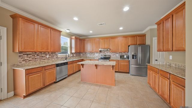 13819 Stone Gate Dr, Baton Rouge, LA 70816