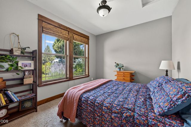 63109 Turret Court, Bend, OR 97701