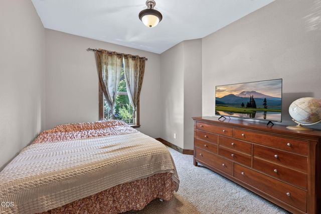 63109 Turret Court, Bend, OR 97701